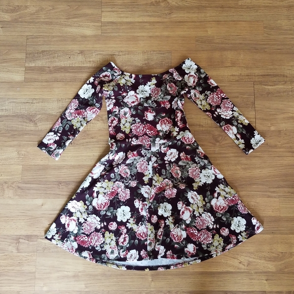 Forever 21 Floral Skater Dress - Picture 4 of 4